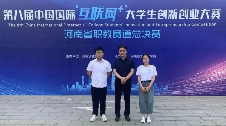 以高度的历史主动把握时代航向